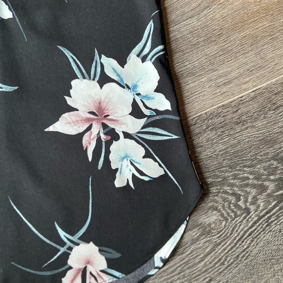 Dynamite tank top with v-neck back - Picture 6 of 6